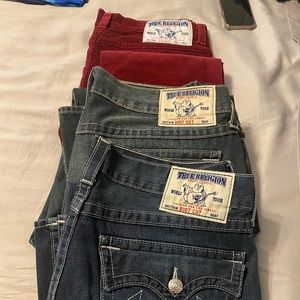 Mens True religion bootcut jeans. Like new barely worn no rips or flaws..3 pair